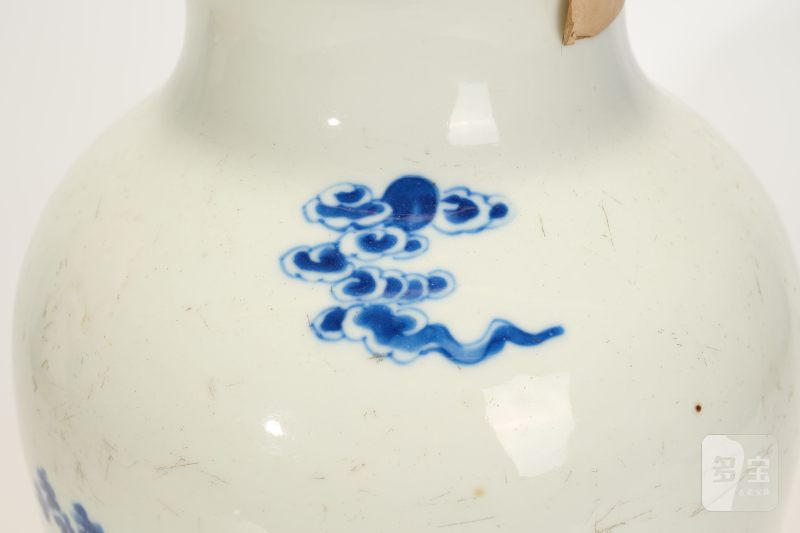 Lot832 清 青花蛮人献宝图瓶 - 图7